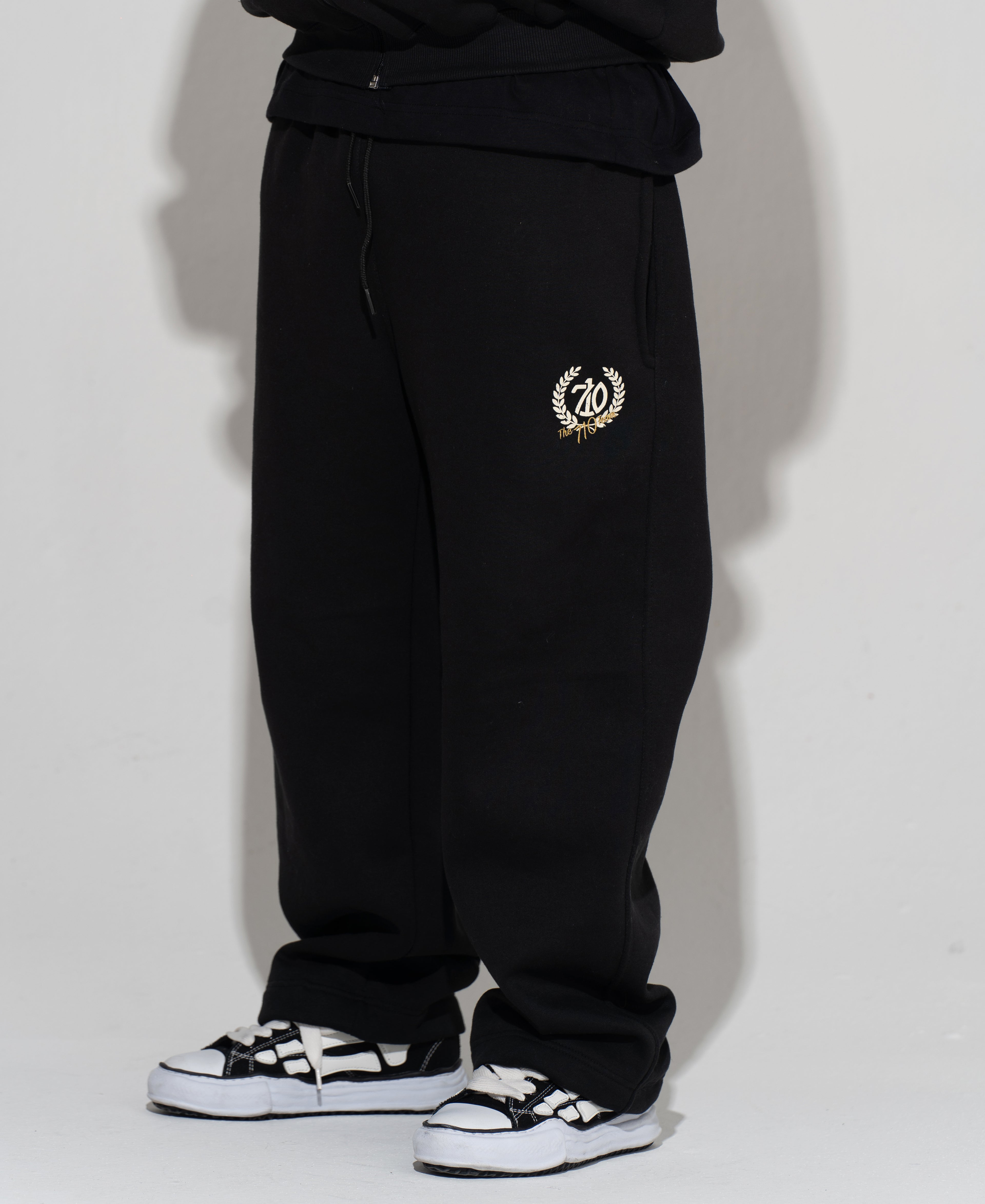 CALÇA MOLETOM “SCUDERIA” COR PRETA