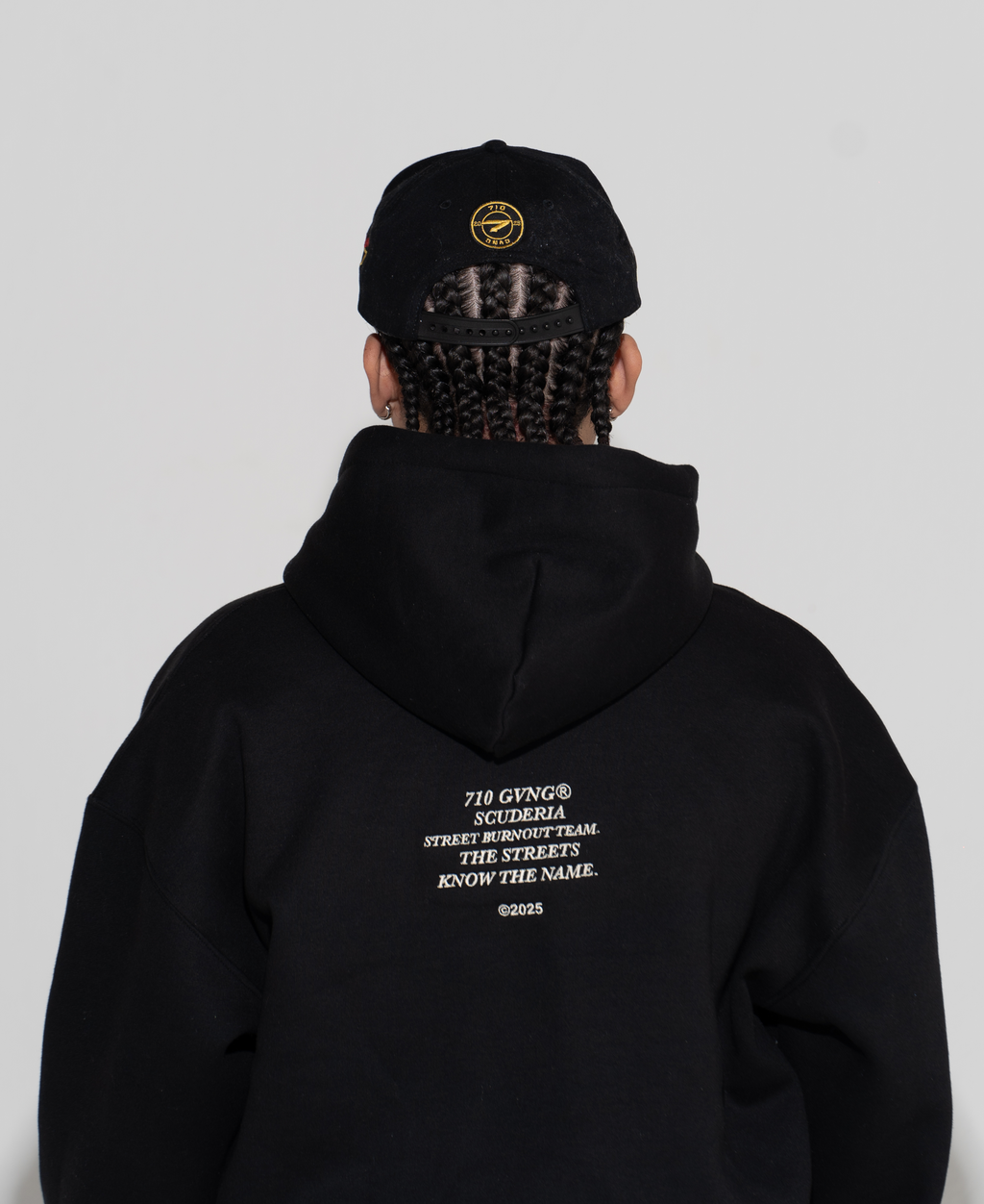 BONÉ "SCUDERIA" PRETO/DOURADO