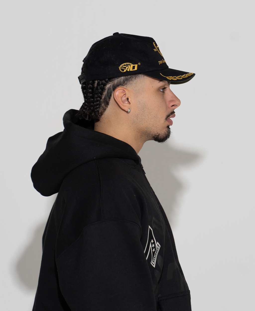 BONÉ "SCUDERIA" PRETO/DOURADO