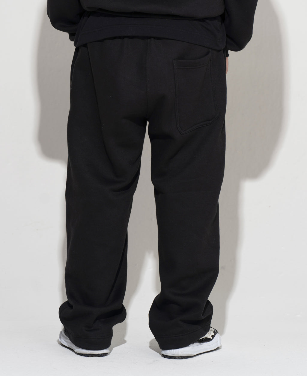 CALÇA MOLETOM “SCUDERIA” COR PRETA