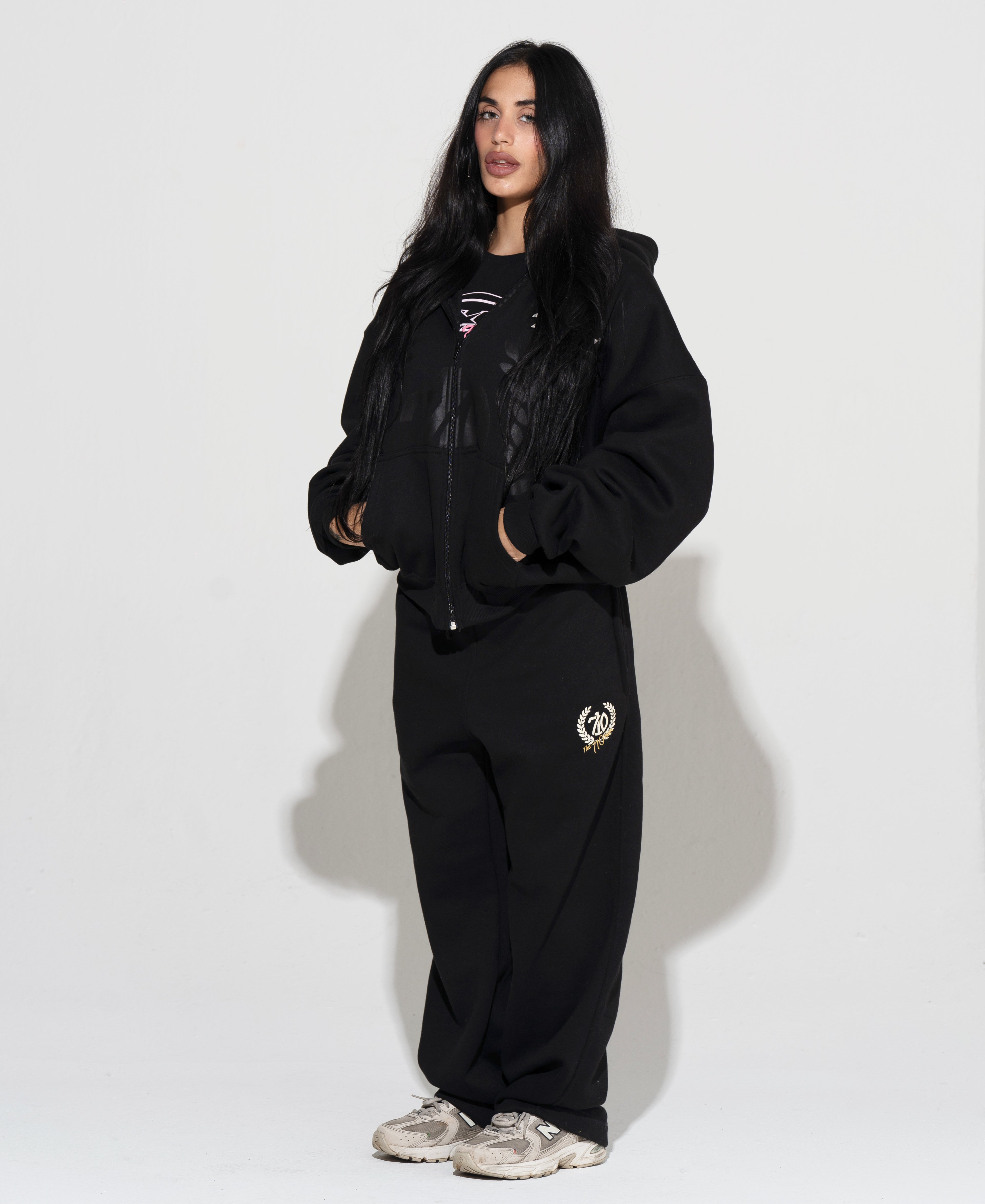 CONJUNTO MOLETOM “SCUDERIA” COR PRETO