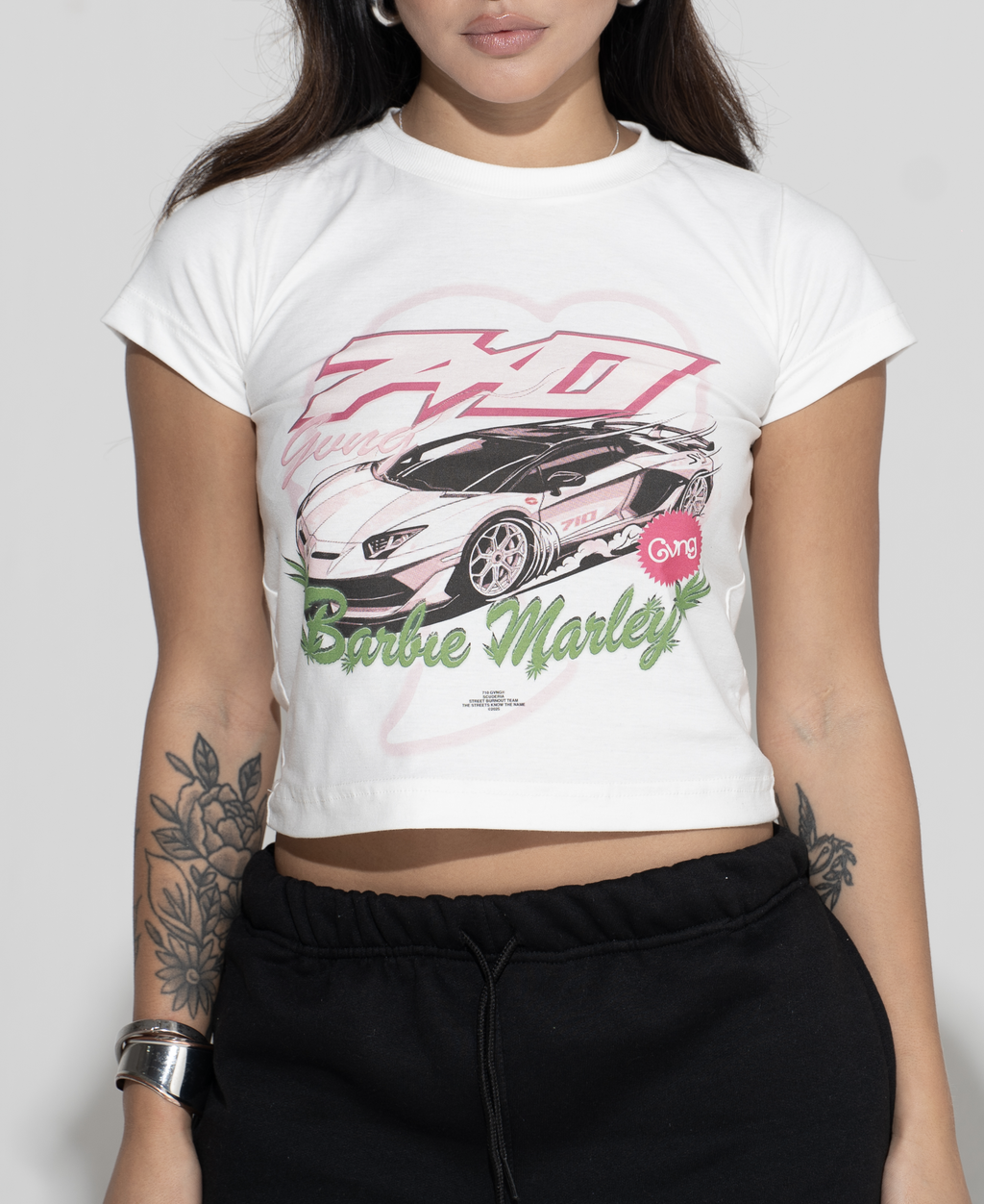 CAMISETA BABY TEE - "BARBIE MARLEY"